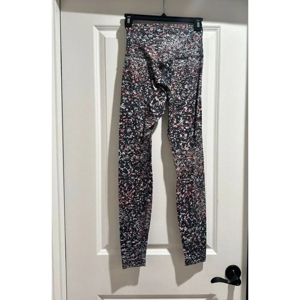Lululemon Leggings in Water Blossom Multi Print